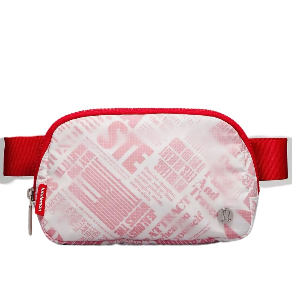 Everywhere Belt Bag Manifesto Print 1L White/Lulu Red